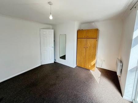 2 bedroom Flat to let in Western Way, Sandy, SG19