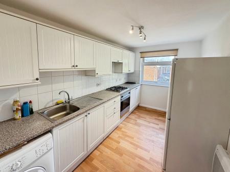 2 bedroom Flat to let in Western Way, Sandy, SG19
