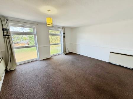 2 bedroom Flat to let in Western Way, Sandy, SG19
