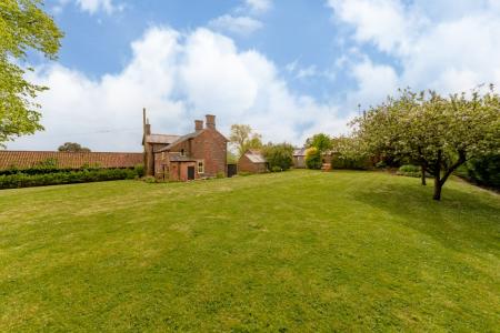 4 bedroom Detached house to let in Main Street, Wartnaby, LE14