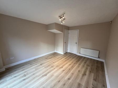 2 bedroom Town house to let in Woodpecker Close, Bingham, NG13