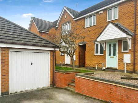 2 bedroom Town house to let in Woodpecker Close, Bingham, NG13