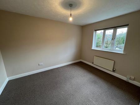 2 bedroom Town house to let in Woodpecker Close, Bingham, NG13