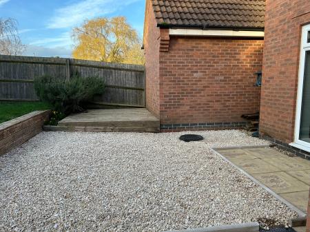 5 bedroom Detached house to let in Meteor Close, Newton, NG13