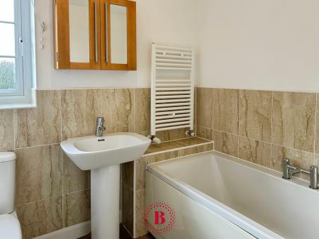 5 bedroom Detached house for sale in Meteor Close, Newton, NG13