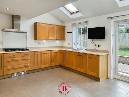 5 bedroom Detached house for sale in Meteor Close, Newton, NG13