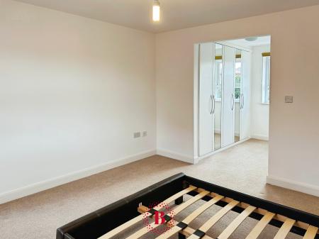 5 bedroom Detached house for sale in Meteor Close, Newton, NG13