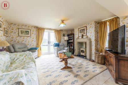 5 bedroom Detached house for sale in Windmerpool Lane, Willoughby On-The-Wolds, LE12