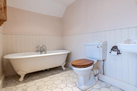 4 bedroom Character Property for sale in Main Street, Wartnaby, LE14