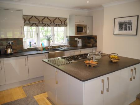 4 bedroom Semi-detached house to let in Lambley Road, Lowdham, NG14