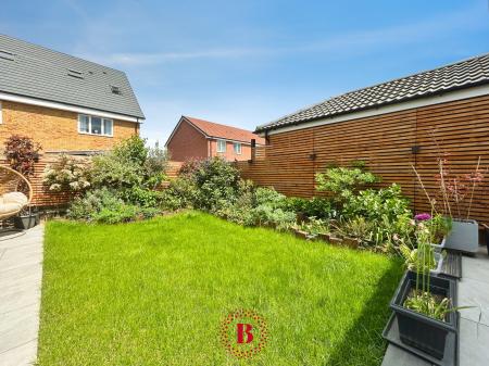 4 bedroom Detached house for sale in Burrows Drive, Bingham, NG13