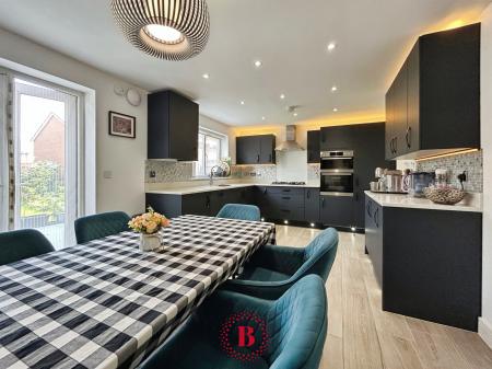 4 bedroom Detached house for sale in Burrows Drive, Bingham, NG13