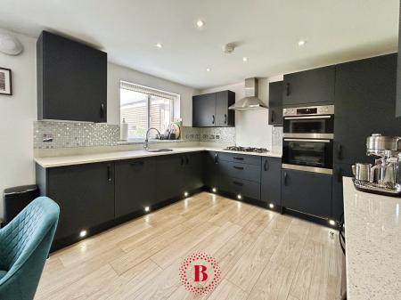 4 bedroom Detached house for sale in Burrows Drive, Bingham, NG13