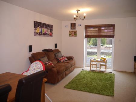 2 bedroom Terraced House to let in Skylark Close, Bingham, NG13
