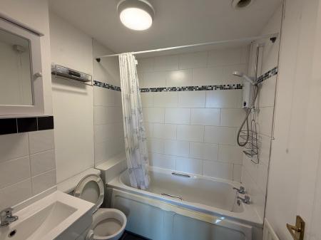 2 bedroom Terraced House to let in Skylark Close, Bingham, NG13