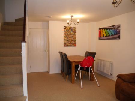 2 bedroom Terraced House to let in Skylark Close, Bingham, NG13