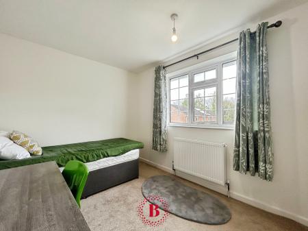 2 bedroom Semi-detached house for sale in Langdale Grove, Bingham, NG13
