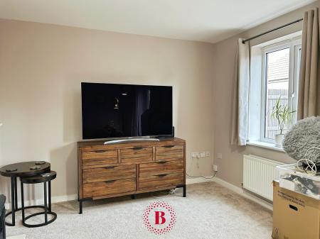 4 bedroom Semi-detached house for sale in Mason Road, Melton Mowbray, LE13