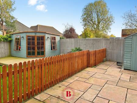 4 bedroom Semi-detached house for sale in Mason Road, Melton Mowbray, LE13