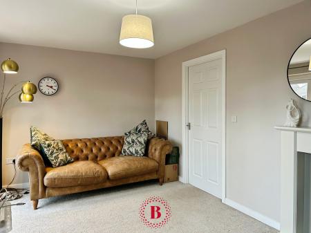 4 bedroom Semi-detached house for sale in Mason Road, Melton Mowbray, LE13