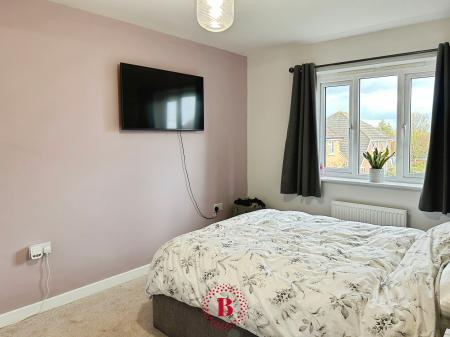 4 bedroom Semi-detached house for sale in Mason Road, Melton Mowbray, LE13