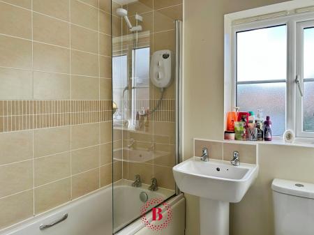 4 bedroom Semi-detached house for sale in Mason Road, Melton Mowbray, LE13
