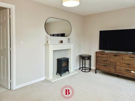 4 bedroom Semi-detached house for sale in Mason Road, Melton Mowbray, LE13