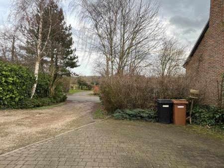 2 bedroom Cottage to let in Pagets End, Long Clawson, LE14