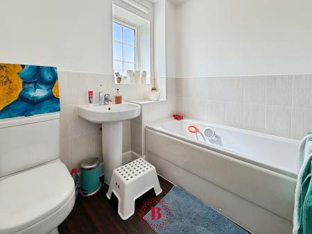 4 bedroom Semi-detached house for sale in Welland Gardens, Bingham, NG13