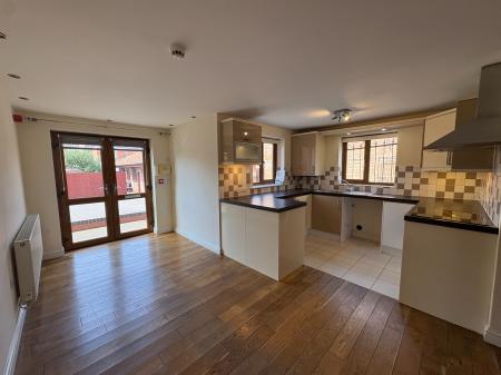 2 bedroom Flat to let in Thorpe Road, Melton Mowbray, LE13