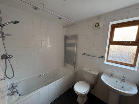 2 bedroom Flat to let in Thorpe Road, Melton Mowbray, LE13