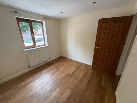 2 bedroom Flat to let in Thorpe Road, Melton Mowbray, LE13