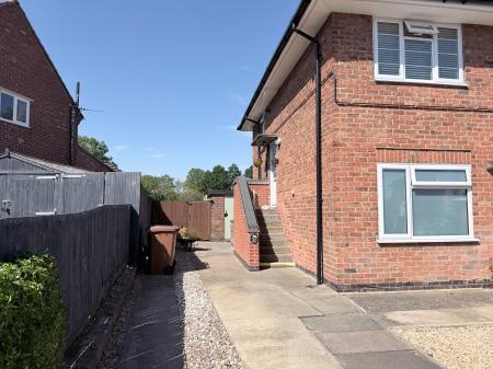 2 bedroom Flat to let in Regency Road, Asfordby, Asfordby, LE14