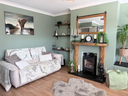 2 bedroom Flat to let in Regency Road, Asfordby, Asfordby, LE14