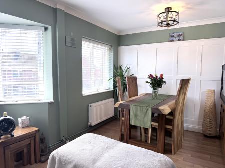 2 bedroom Flat to let in Regency Road, Asfordby, Asfordby, LE14