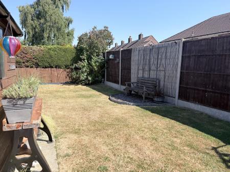 2 bedroom Flat to let in Regency Road, Asfordby, Asfordby, LE14