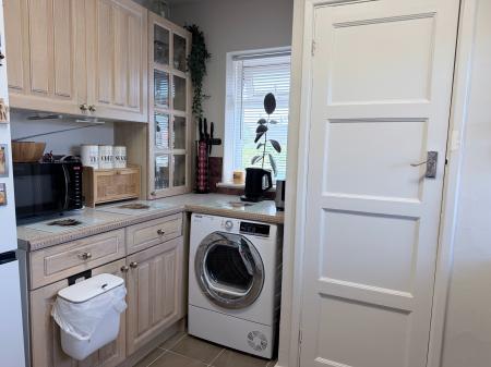 2 bedroom Flat to let in Regency Road, Asfordby, Asfordby, LE14