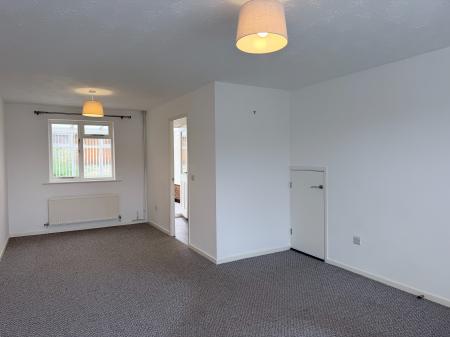 3 bedroom Semi-detached house to let in Wymondham Way, Melton Mowbray, LE13