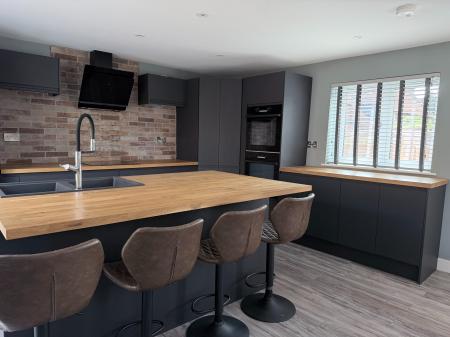 3 bedroom Barn Conversion to let in Kneeton Road, East Bridgford, NG13