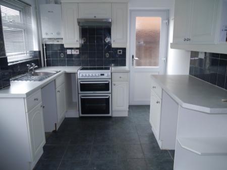2 bedroom Semi-detached house to let in Solway Close, Melton Mowbray, LE13