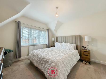 3 bedroom Semi-detached house for sale in Sedbergh Close, Newton, NG13
