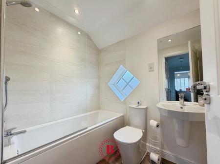 3 bedroom Semi-detached house for sale in Sedbergh Close, Newton, NG13