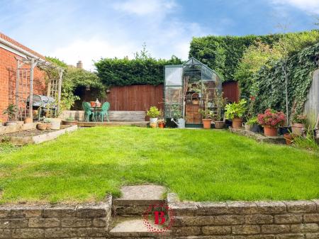 3 bedroom Semi-detached house for sale in Hawthorn Drive, Melton Mowbray, LE13