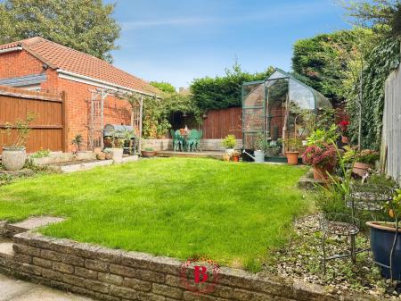 3 bedroom Semi-detached house for sale in Hawthorn Drive, Melton Mowbray, LE13