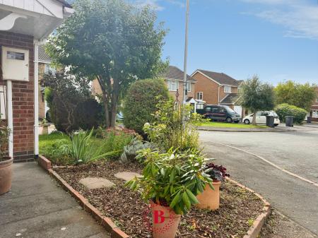3 bedroom Semi-detached house for sale in Hawthorn Drive, Melton Mowbray, LE13