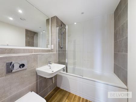 2 bedroom Flat for sale in 2 Lexington Gardens, Park Central, Birmingham, B15