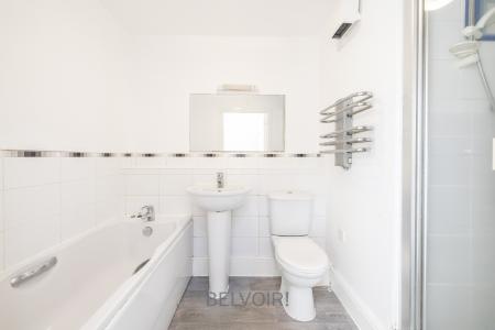 2 bedroom Flat for sale in Jubilee Drive, Handsworth Wood, Birmingham, B20