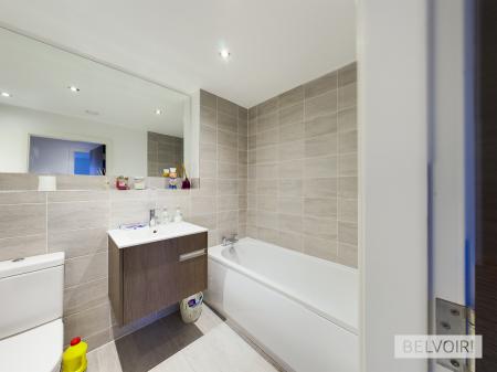 2 bedroom Flat for sale in Metalworks, 93 Warstone Lane, Jewellery Quarter, Birmingham, B18