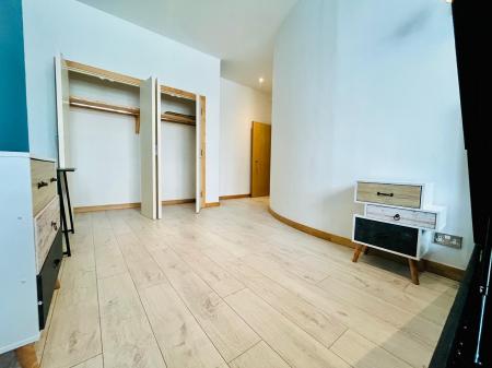 1 bedroom Flat for sale in Millennium Apartments