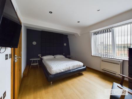3 bedroom Flat to let in Heritage Court, 15 Warstone Lane, Jewellery Quarter, Birmingham, B18